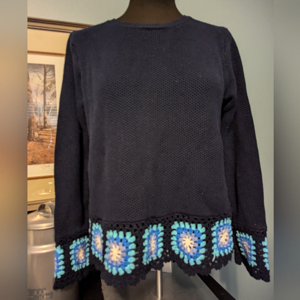 Joseph A knit cotton sweater with crochet granny square trim, size Large